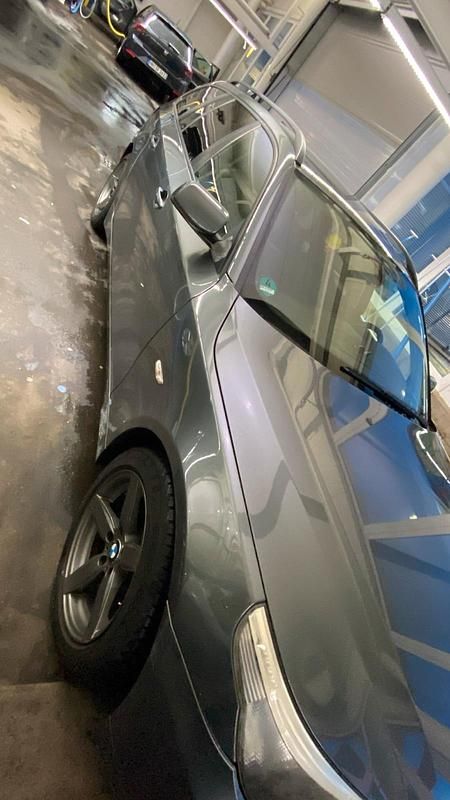 Gebraucht BMW 530 279 PS (205 kW) 2009 Grau Kombi