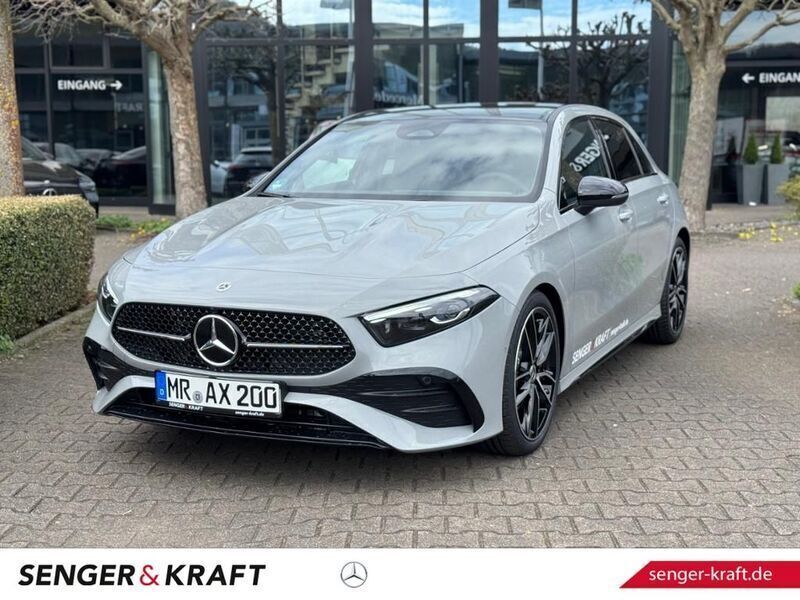 Grau Gebraucht 2025 Mercedes A200 AMG Limousine | 37.880 € (Teuer) - Bild 1/4