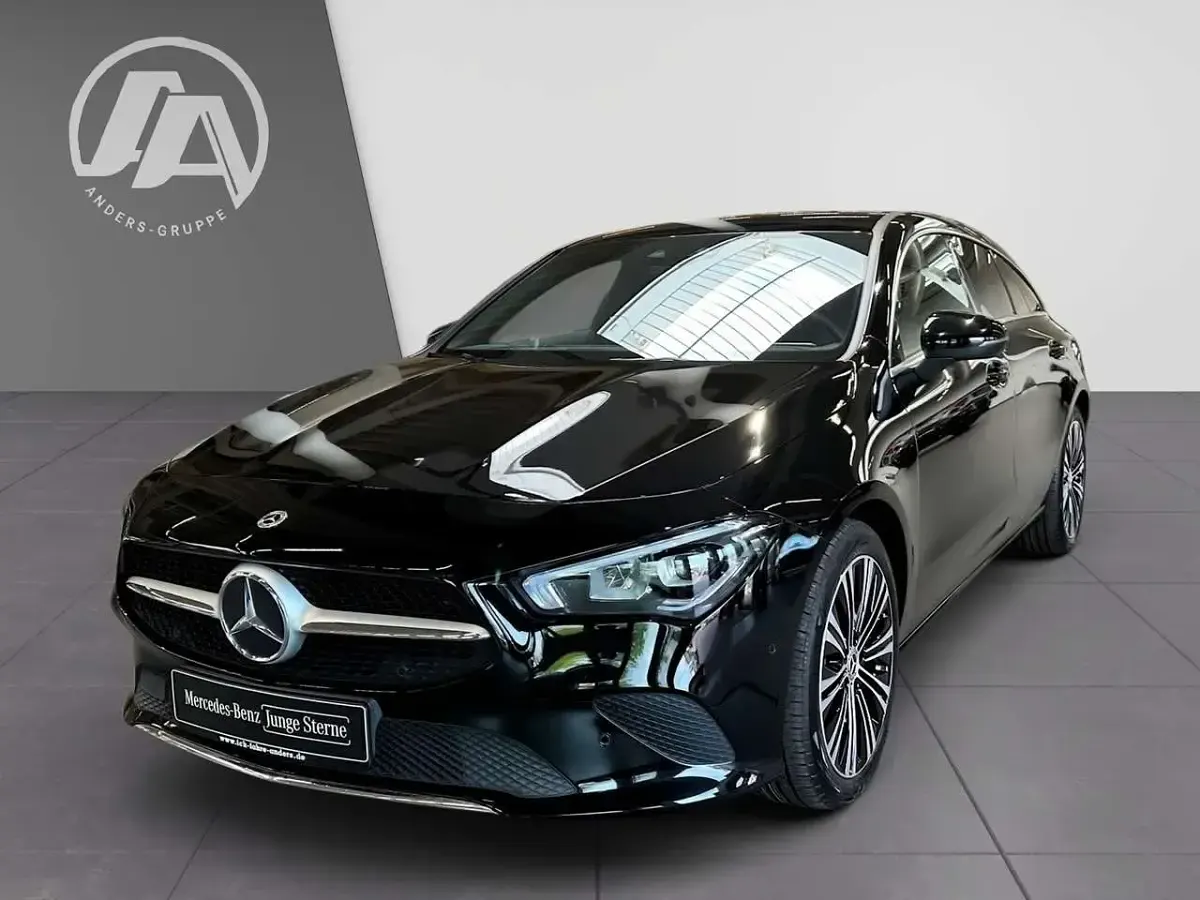 Gebraucht Mercedes CLA200 Progressive 150 PS (110 kW) 2023 Schwarz Limousine