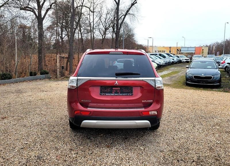 Gebraucht Mitsubishi Outlander Instyle 150 PS (110 kW) 2014 Rot SUV