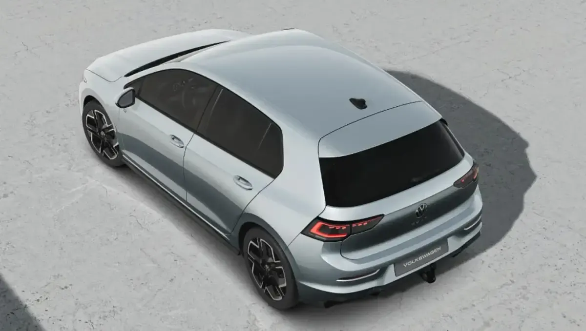 Neu VW Golf VIII R-line 150 PS (110 kW) 2026 Oyster silver Limousine