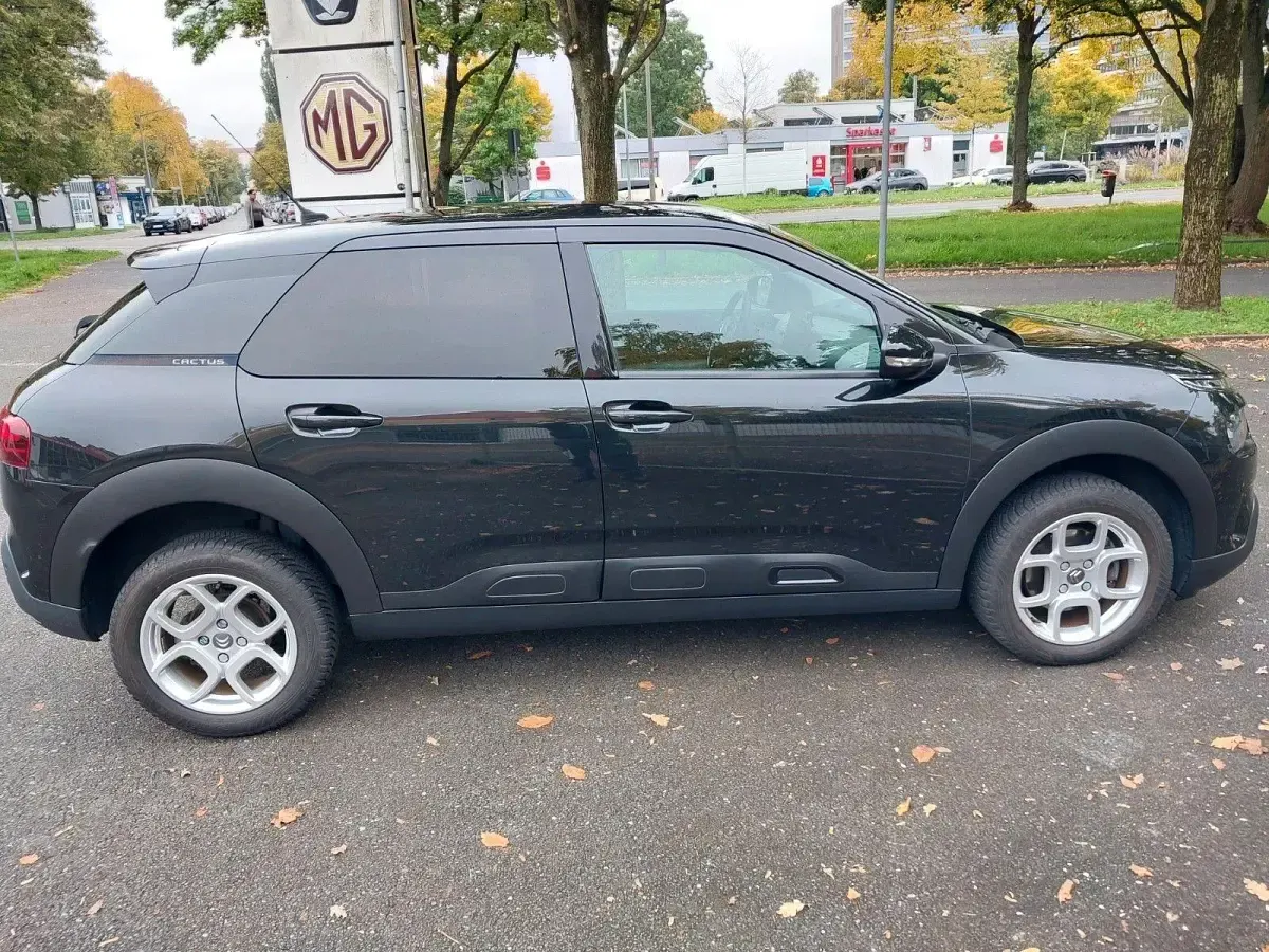 Gebraucht Citroën C4 Shine 120 PS (88 kW) 2018 Schwarz Limousine