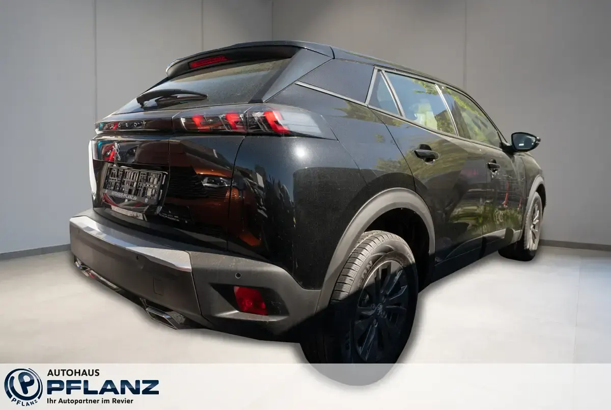 Gebraucht Peugeot 2008 Active 131 PS (96 kW) 2022 Schwarz SUV