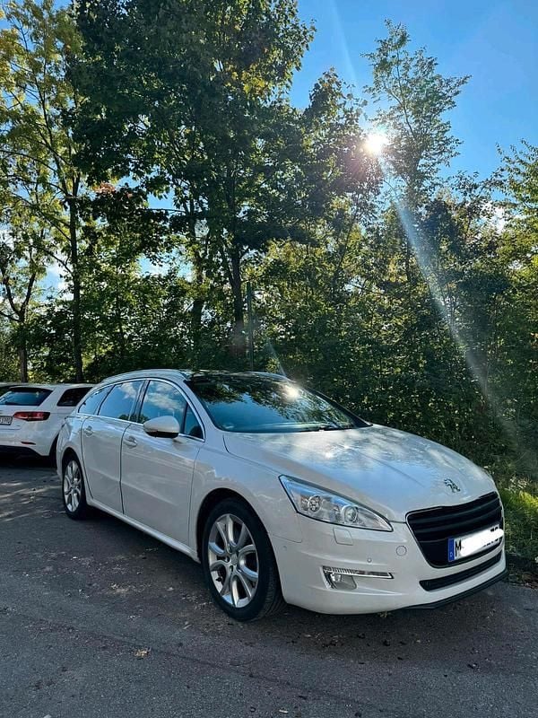 Weiß Gebraucht 2013 Peugeot 508 GT Kombi | 7.500 € (Fairer Preis) - Bild 1/4