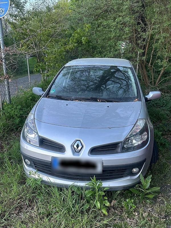 Gebraucht Renault Clio III 120 PS (88 kW) 2006 Silber Limousine