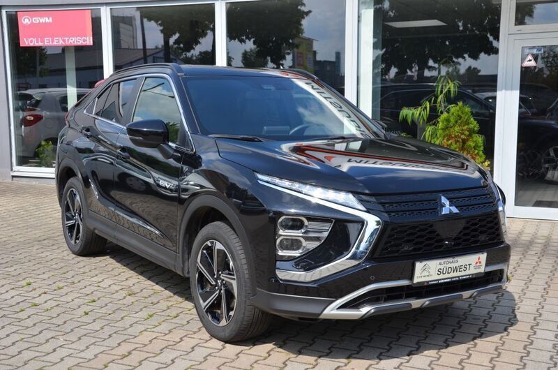 Pantherschwarz Gebraucht 2022 Mitsubishi Eclipse Cross Plus SUV | 27.990 € (Teuer) - Bild 1/4