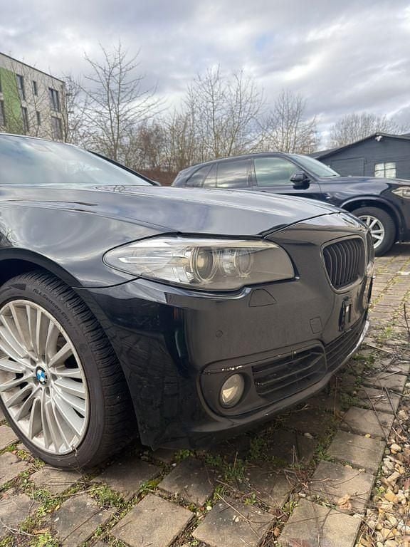 Gebraucht BMW 520 Luxury Line 190 PS (139 kW) 2015 Schwarz Limousine