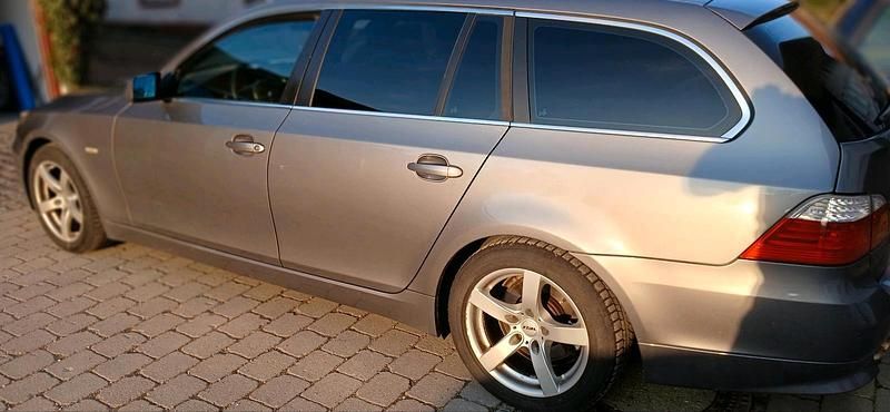 Gebraucht BMW 525 197 PS (144 kW) 2007 Andere farben Kombi