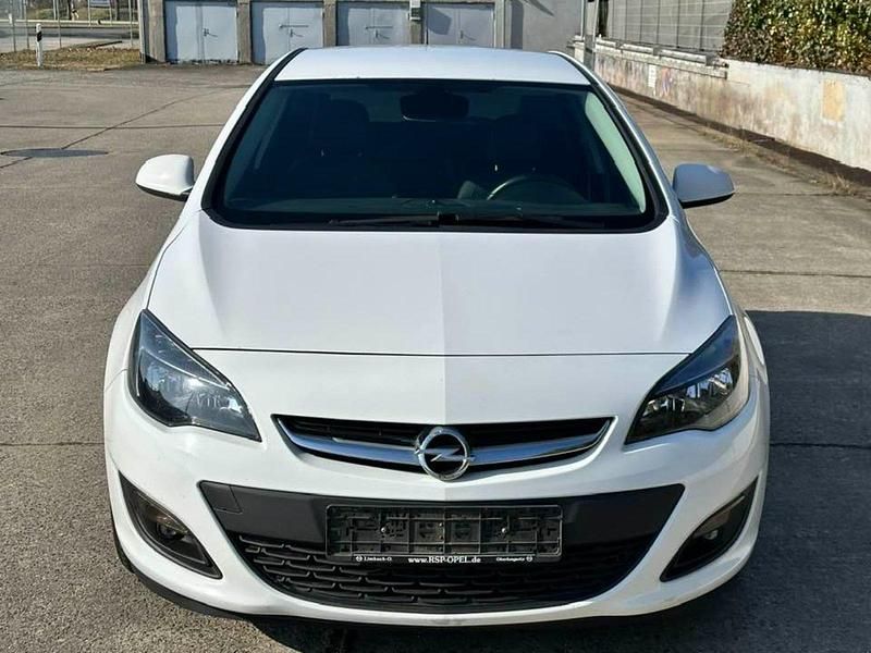 Gebraucht Opel Astra 120 PS (88 kW) 2014 Weiß Limousine