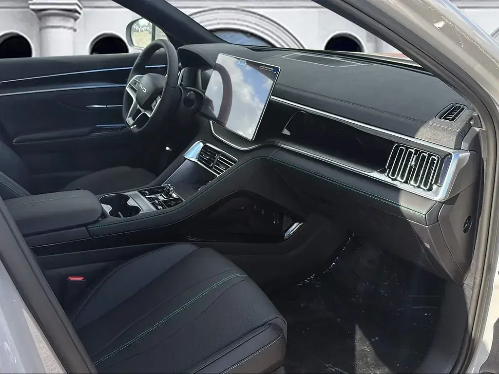 Używany BYD Seal U Design 324 KM (238 kW) 2026 Beżowy SUV