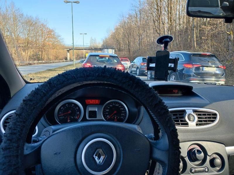 Gebraucht Renault Clio II Authentique 75 PS (55 kW) 2007 Schwarz Limousine