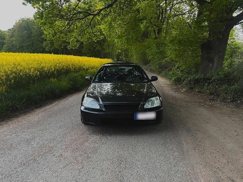 Usata Honda Civic 105 CV (77 kW) 2000 Nero Coupé