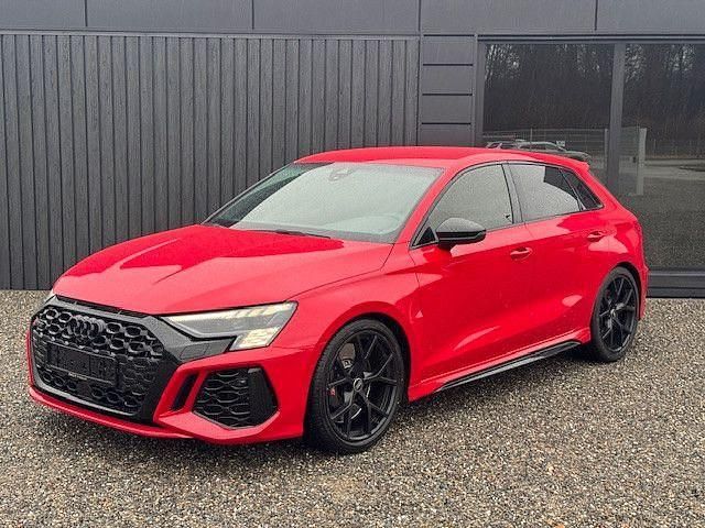 Gebraucht Audi RS3 Sportback Sport 400 PS (294 kW) 2022 Rot Kleinwagen