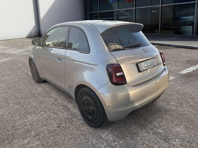 Neu Fiat 500e 86 kW (118 PS) 2025 Beige
