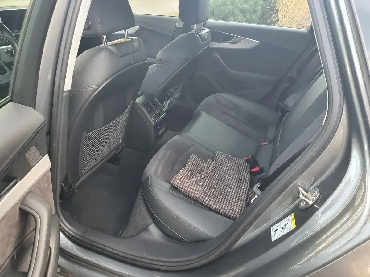 Gebraucht Audi A4 Performance 150 PS (110 kW) 2019 Grau Kombi