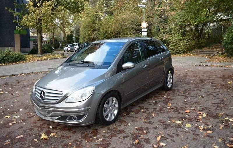 Gebraucht Mercedes E200 193 PS (141 kW) 2006 Grau Limousine