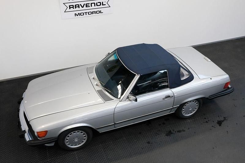 Gebraucht Mercedes 560 227 PS (166 kW) 1989 Silber Cabrio