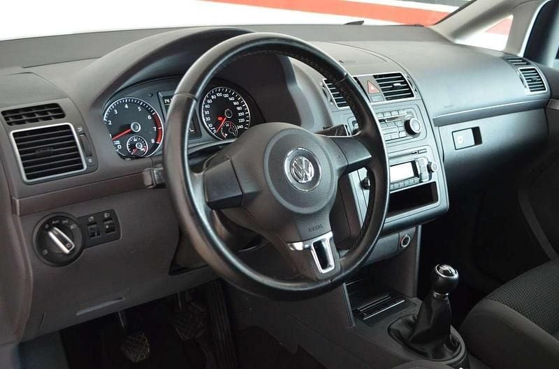 Gebraucht VW Touran 140 PS (102 kW) 2012 Silber Van / Kleinbus