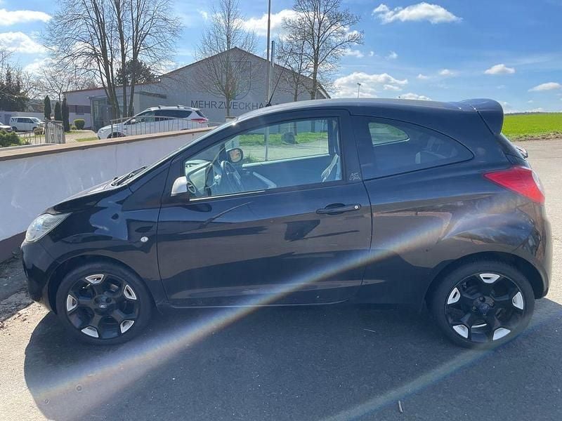 Gebraucht Ford Ka Ambiente 70 PS (51 kW) 2015 Schwarz Kleinwagen