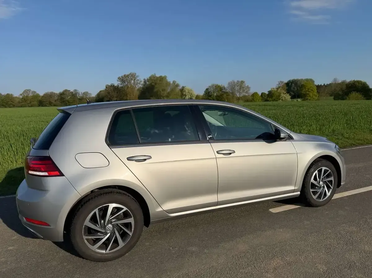 Gebraucht VW Golf VII Sound 110 PS (80 kW) 2018 Silber Limousine