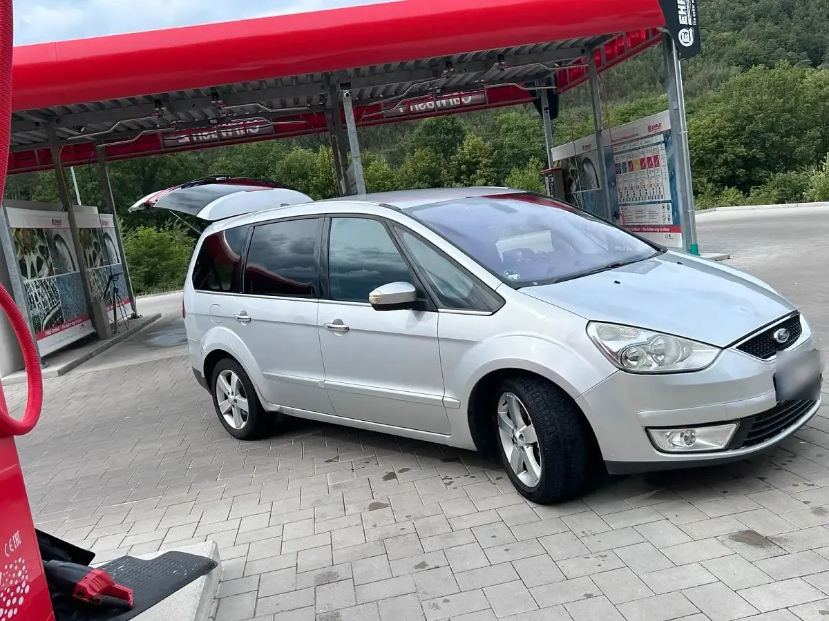 Gebraucht Ford Galaxy 180 PS (132 kW) 2010 Grau Van / Kleinbus