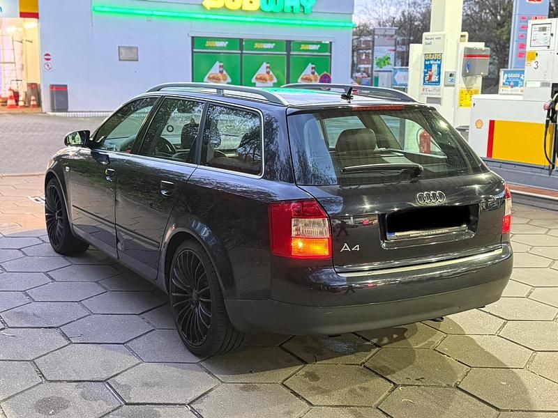 Second-hand Audi A4 2002 Albastru Break