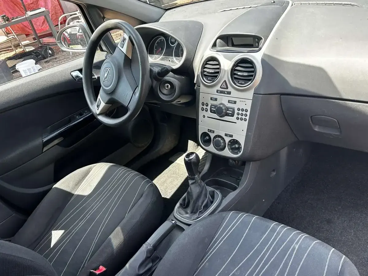 Gebraucht Opel Corsa 90 PS (66 kW) 2007 Silber Kleinwagen
