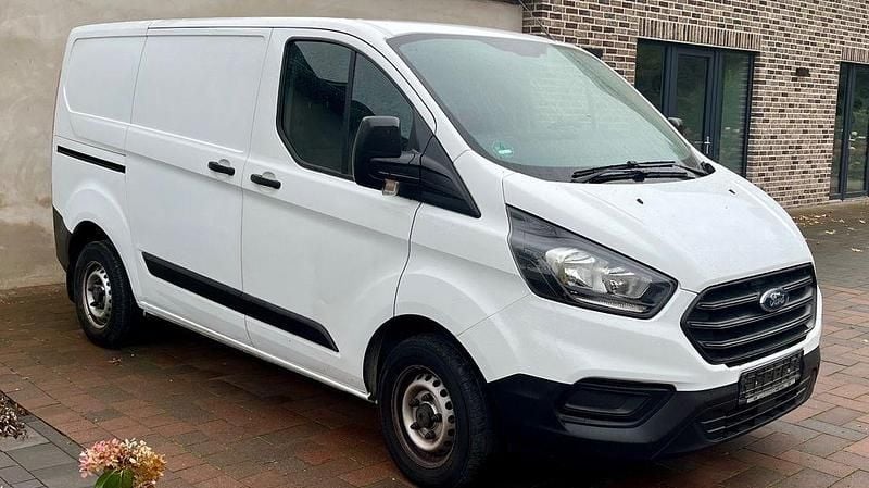 Weiß Gebraucht 2018 Ford Transit Custom Van / Kleinbus | 14.875 € (Superpreis) - Bild 1/4