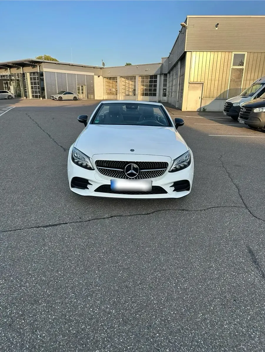 Gebraucht Mercedes C200 AMG 184 PS (135 kW) 2018 Weiß Cabrio