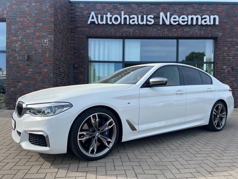 Weiß Gebraucht 2019 BMW M550 Performance Limousine | 45.880 € (Guter Preis) - Bild 1/4
