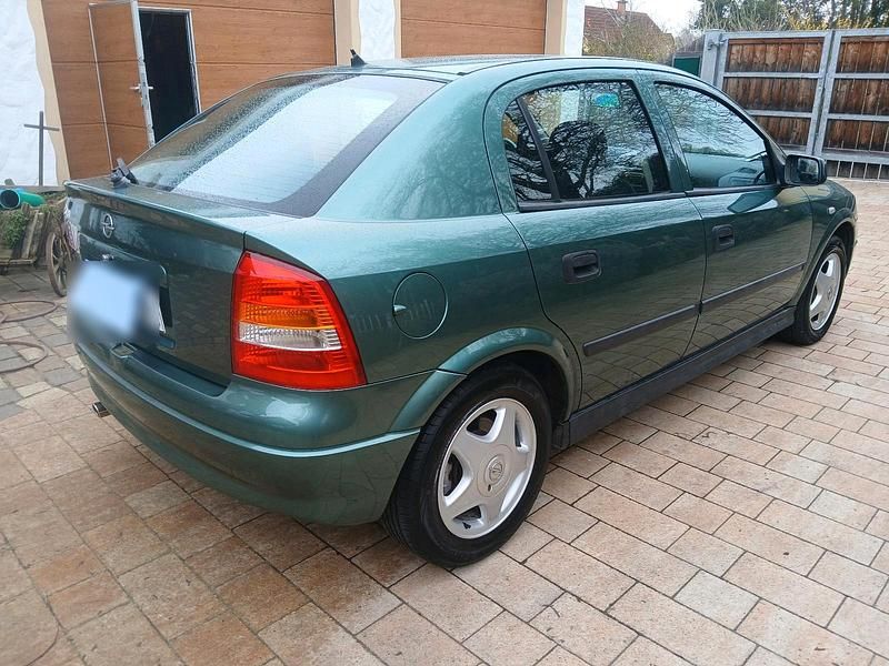 Gebraucht Opel Astra 115 PS (84 kW) 1998 Grün Kleinwagen