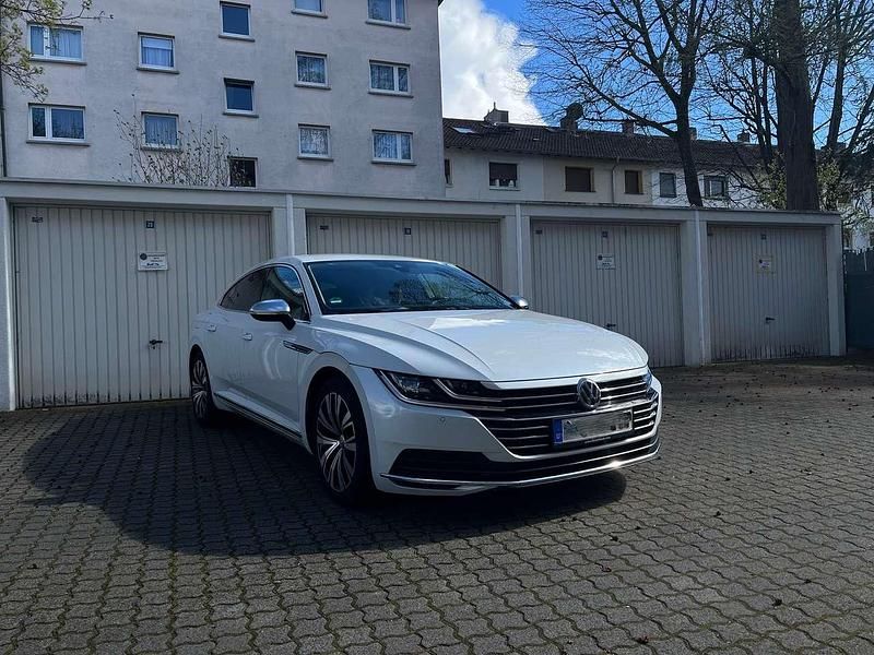 Gebraucht VW Arteon Elegance 239 PS (175 kW) 2018 Weiß Coupé