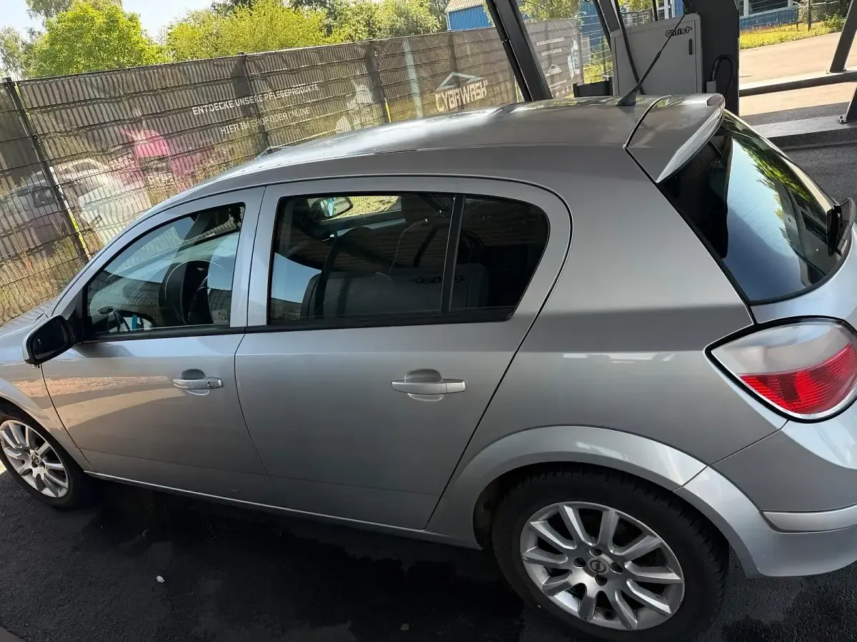 Gebraucht Opel Astra 105 PS (77 kW) 2005 Grau Kleinwagen