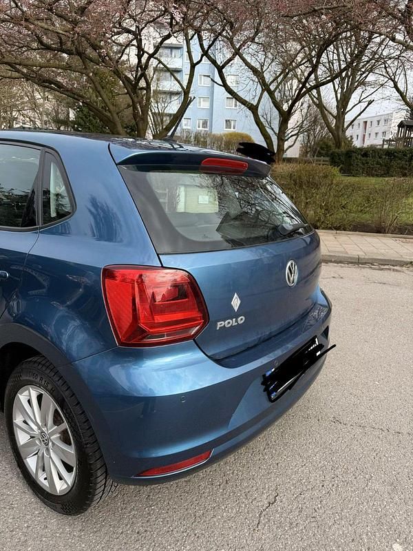Gebraucht VW Polo LOUNGE 75 PS (55 kW) 2015 Blau Kleinwagen