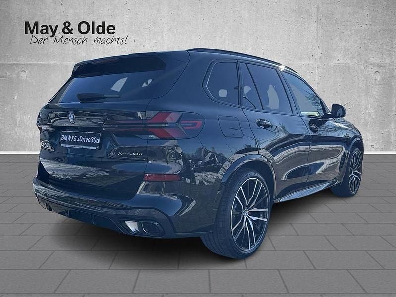 Neu BMW X5 Performance 298 PS (219 kW) 2026 Black sapphire metallic SUV