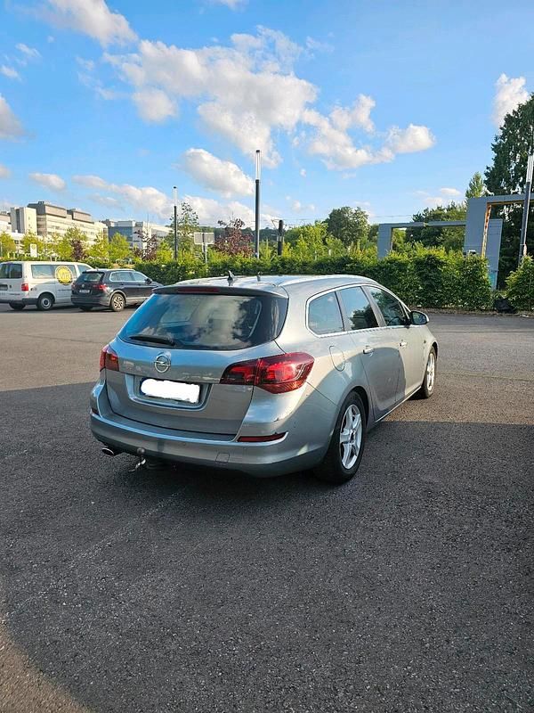 Gebraucht Opel Astra 160 PS (117 kW) 2011 Grau Kombi