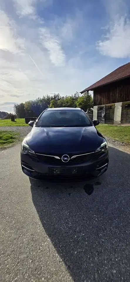 Używany Opel Astra Design & Tech 122 KM (89 kW) 2021 Niebieski Kombi