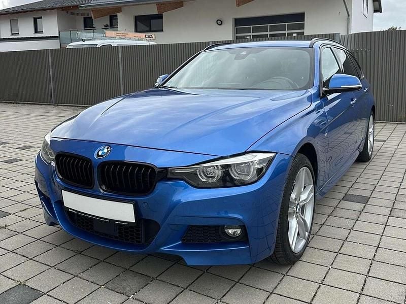 Blau Gebraucht 2018 BMW 320 M Sport Kombi | 14.790 € (Superpreis) - Bild 1/4