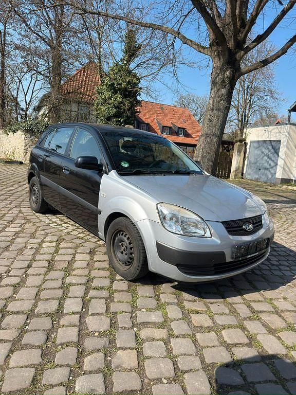 Gebraucht Kia Rio 97 PS (71 kW) 2008 Schwarz Limousine