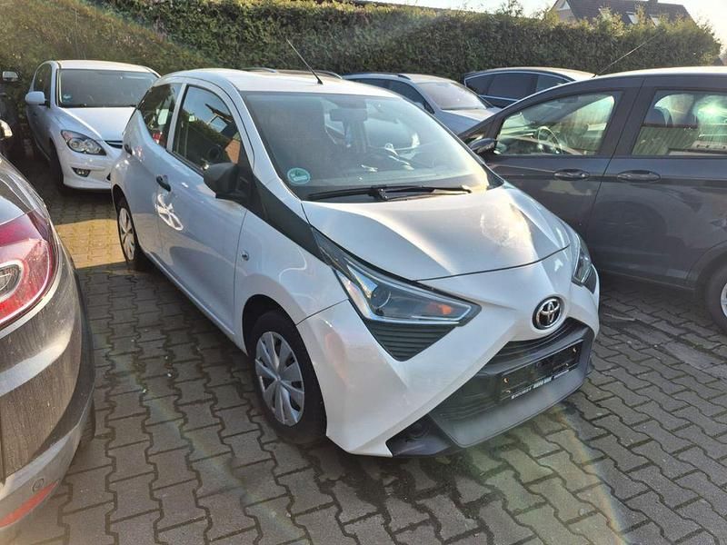 Gebraucht Toyota Aygo 72 PS (52 kW) 2020 Weiß Kleinwagen