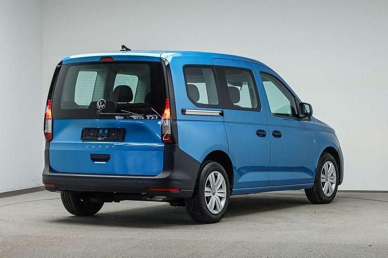 Second-hand VW Caddy 114 CP (83 kW) 2023 Albastru Monovolum