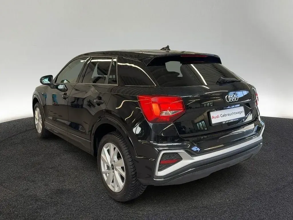 Gebraucht Audi Q2 S-Line 110 PS (80 kW) 2023 Mythosschwarz metallic SUV