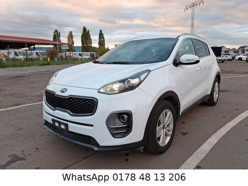 Weiß Gebraucht 2018 Kia Sportage Vision SUV | 11.900 € (Superpreis) - Bild 1/4