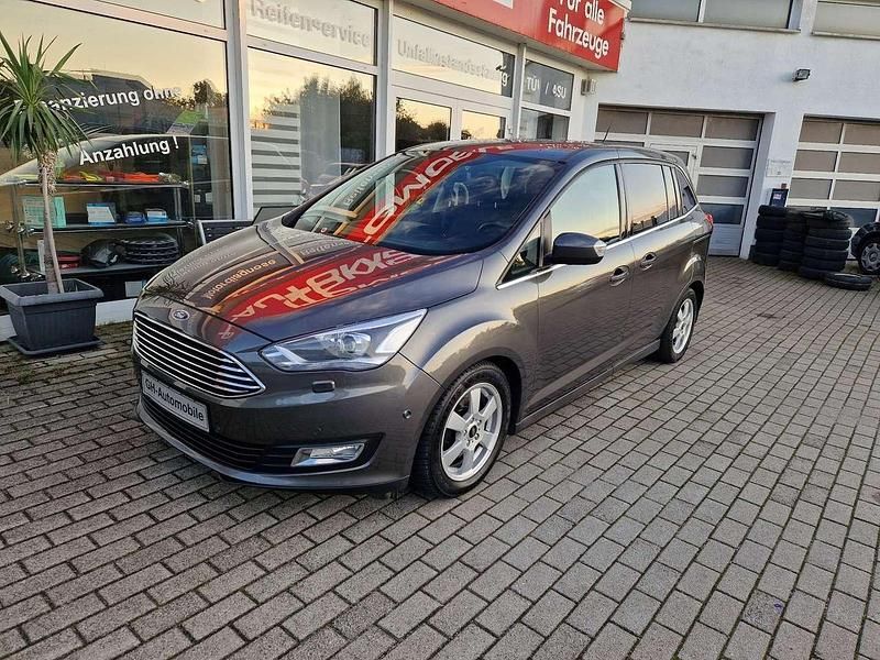 Braun Gebraucht 2017 Ford Grand C-Max Van / Kleinbus | 14.950 € (Teuer) - Bild 1/4