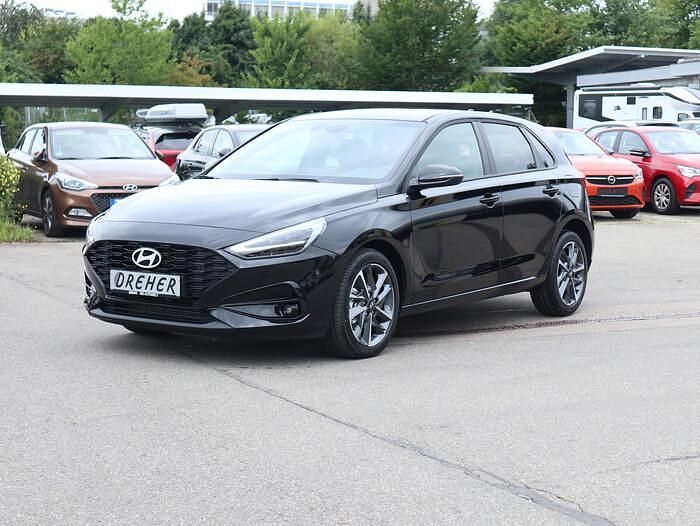 Abyss black / mic Gebraucht 2025 Hyundai i30 Advantage Limousine | 27.790 € (Etwas zu teuer) - Bild 1/4