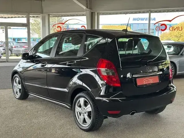 Gebraucht Mercedes A160 Avantgarde 95 PS (69 kW) 2012 Schwarz Limousine