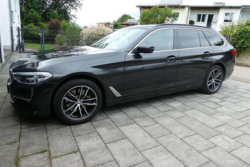 Gebraucht BMW 540 Sport Line 320 PS (235 kW) 2020 Grau Kombi
