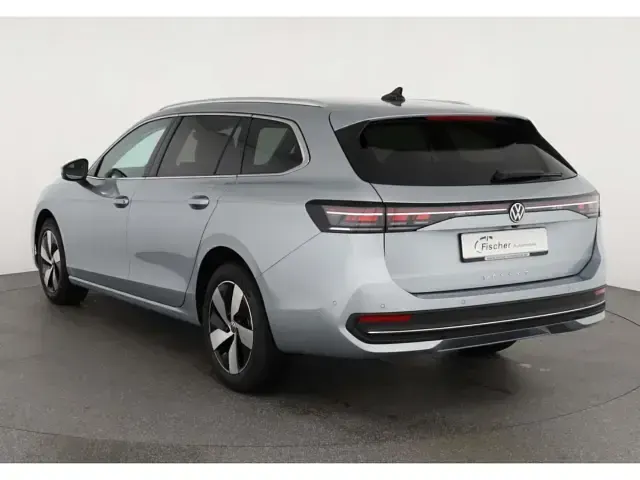 Neu VW Passat Business 150 PS (110 kW) 2026 Silber Kombi