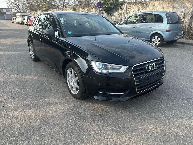 Gebraucht Audi A3 Attraction 122 PS (89 kW) 2013 Schwarz Limousine