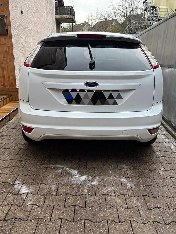 Gebraucht Ford Focus 101 PS (74 kW) 2010 Weiß Coupé
